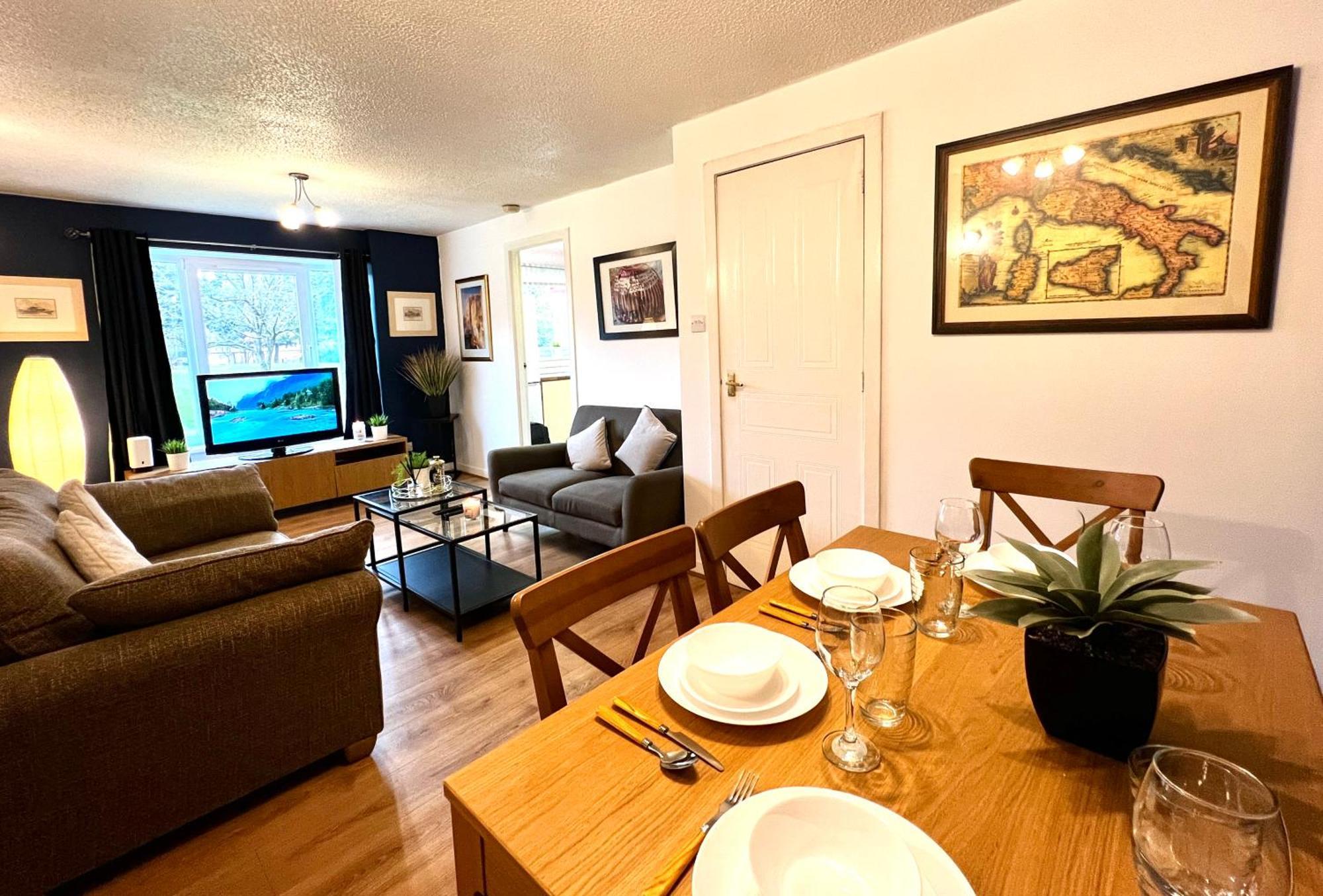 Appartamento Ground Floor Flat With Free Parking & Wifi Glasgow Esterno foto