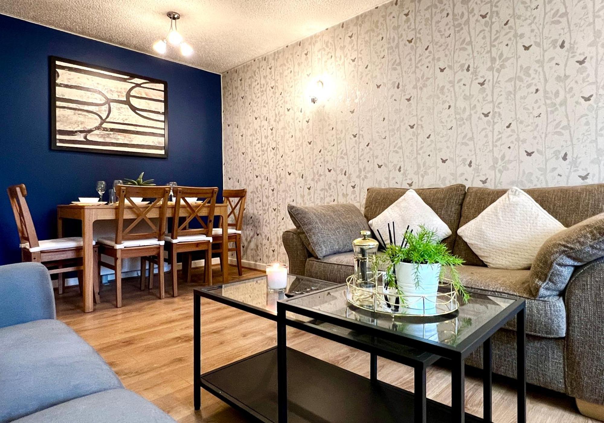 Appartamento Ground Floor Flat With Free Parking & Wifi Glasgow Esterno foto