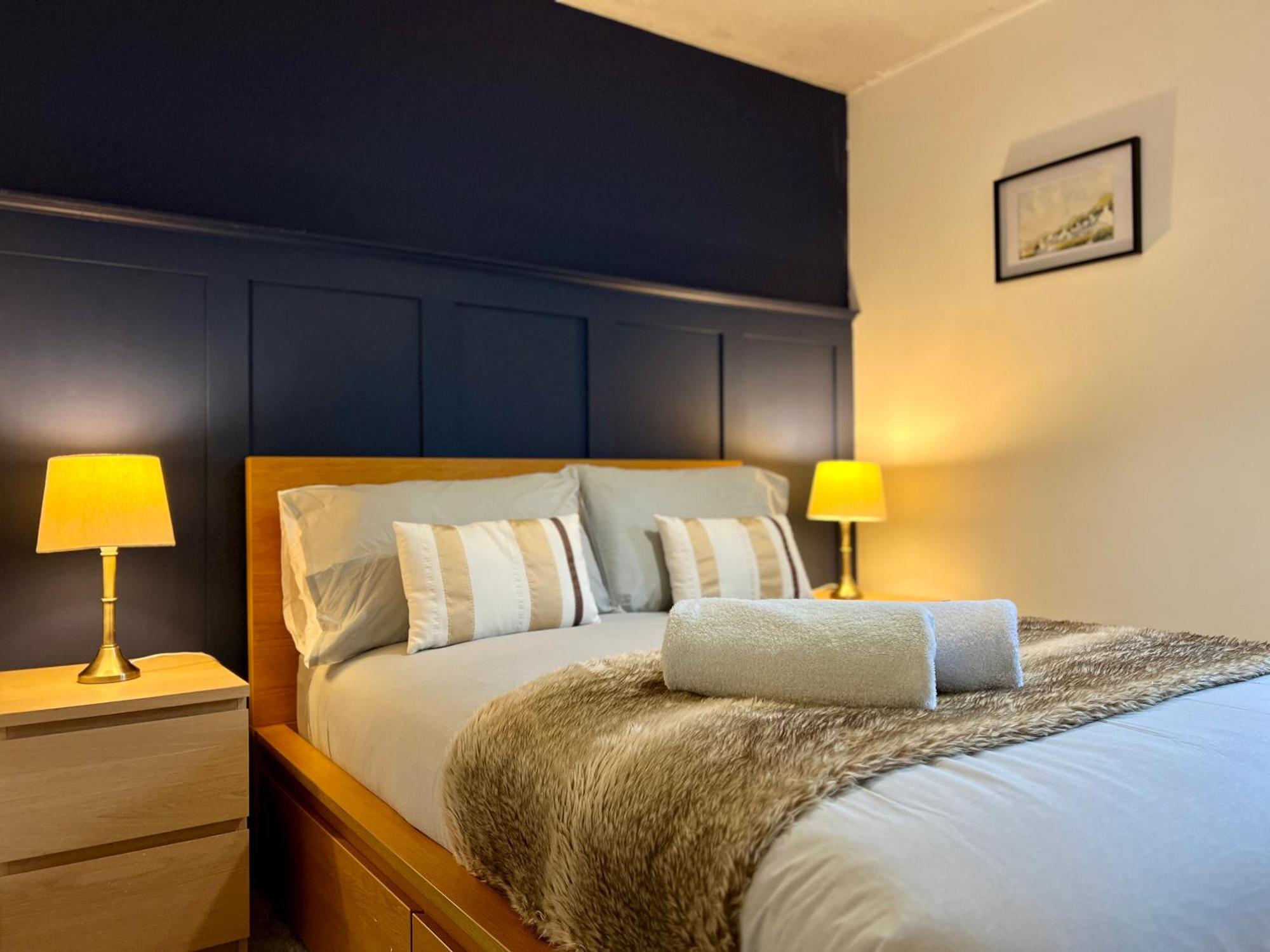 Appartamento Ground Floor Flat With Free Parking & Wifi Glasgow Esterno foto
